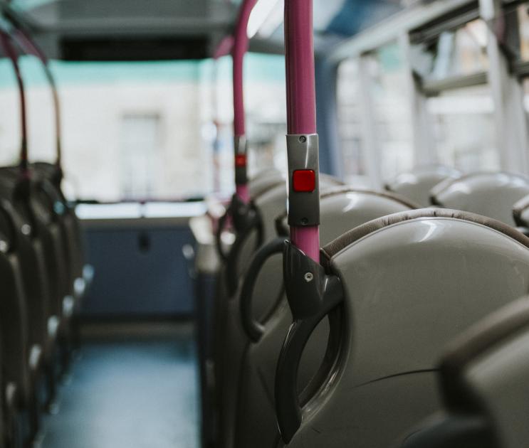Следователи проведут проверку после падения 75-летней пенсионерки из воронежского автобуса