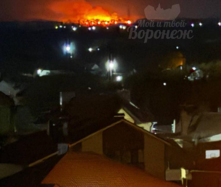 Тушение пожара на мусорном полигоне в воронежском Бабяково продолжается