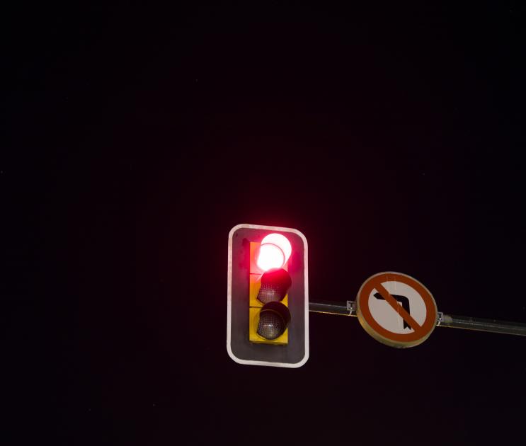 258 воронежских водителей проехали на запрещающий сигнал светофора за сутки