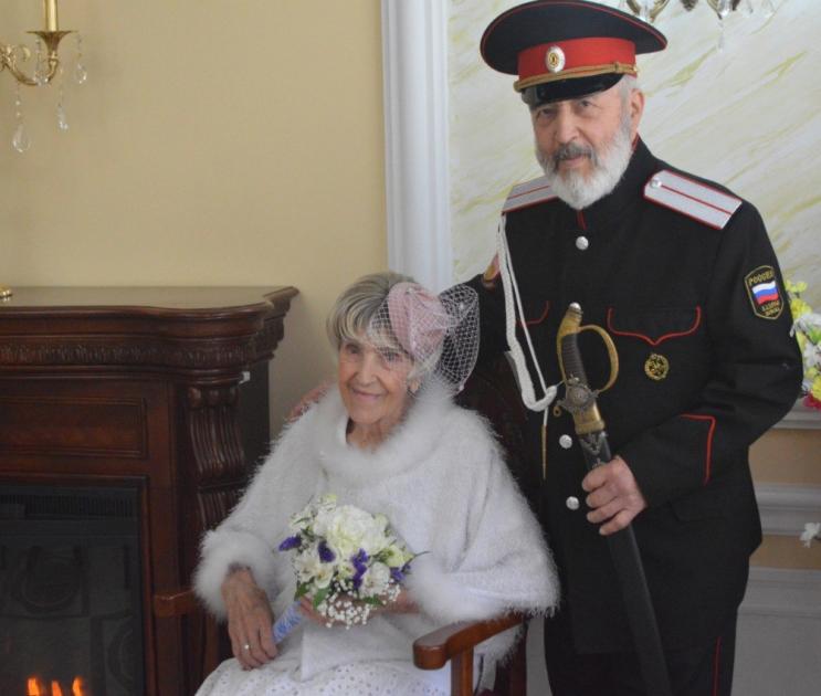 Пожилой воронежский есаул и его возлюбленная поженились спустя 45 лет после разлуки 