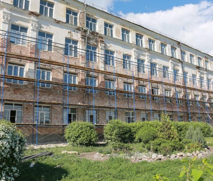 Более 700 млн рублей выделят на капитальный ремонт воронежских школ и детсадов в этом году