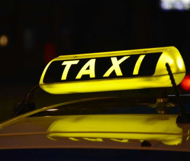Хамил и преследовал: женщина пожаловалась на неадекватное поведение таксиста